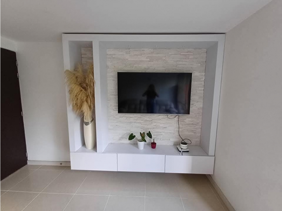 VENTA DE APARTAMENTO EN LA LOMA DE LOS BERNAL — foto 3
