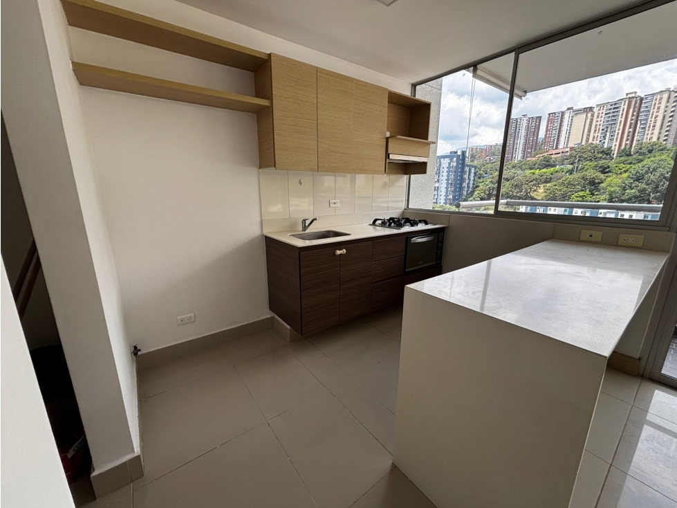 AMPLIO APARTAMENTO EN VENTA EN LA LOMA DEL INDIO — foto 3