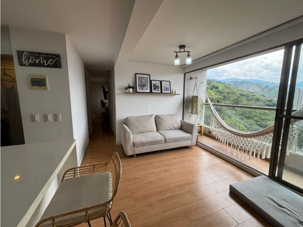 VENTA DE APARTAMENTO EN LA LOMA DE LOS BERNAL
