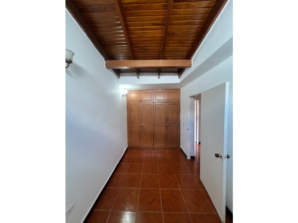 VENTA DE APARTAMENTO DUPLEX EN LOS COLORES — foto 4