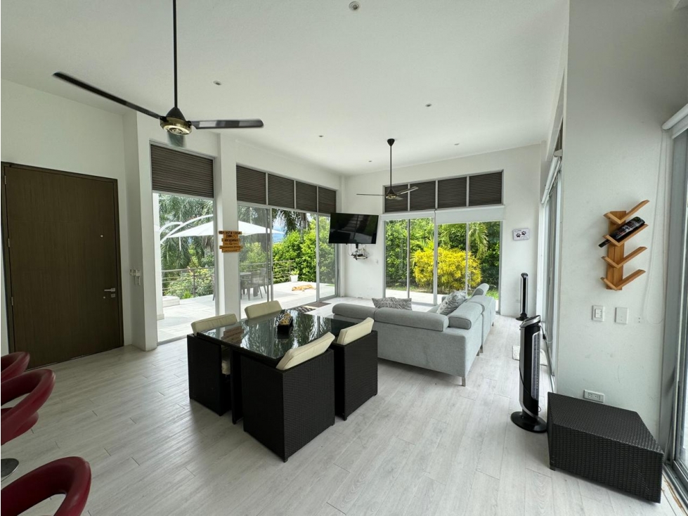 VENTA DE CASA EN CONDOMINIO ANAPOIMA — foto 2