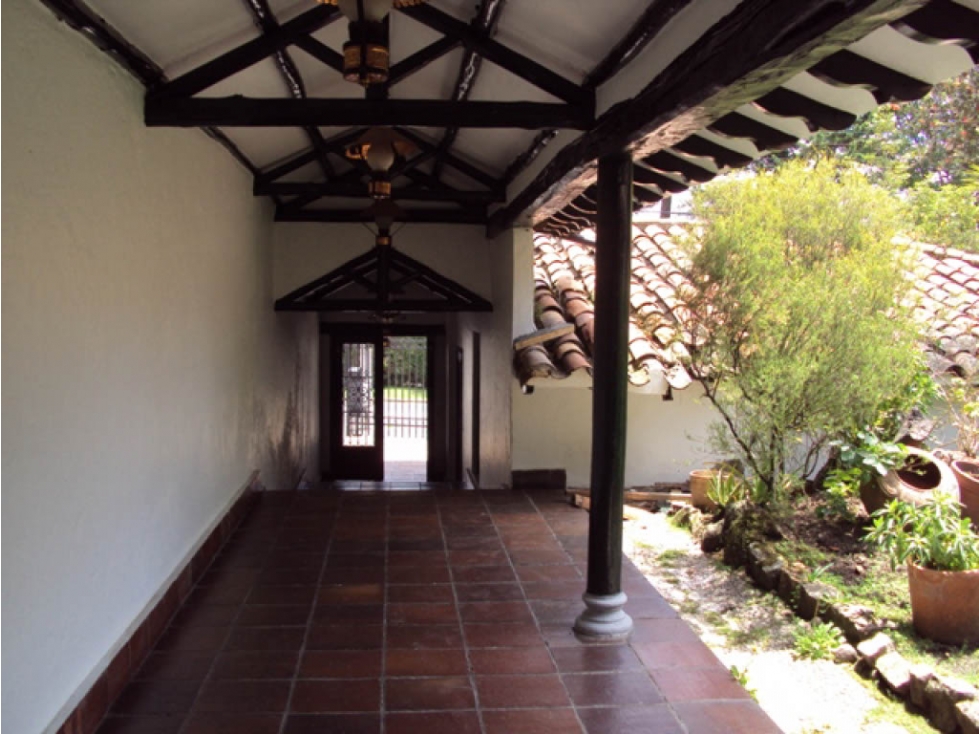 Venta Exclusiva Casa tipo Colonial Cerros de Niza WB — foto 2