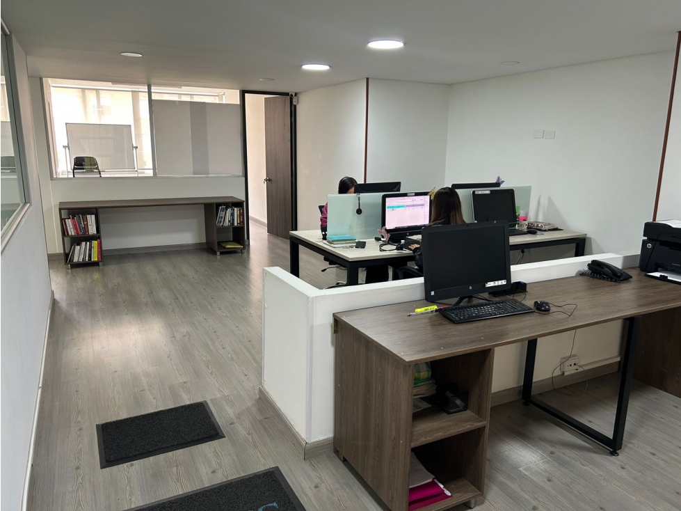 Renta de Oficina - Local Niza KS