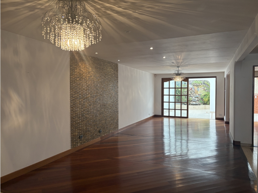 VENTA CASA EN SANTA PAULA USO MIXTO MM