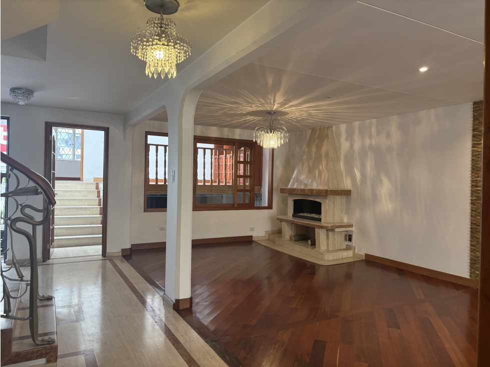 VENTA CASA EN SANTA PAULA USO MIXTO MM