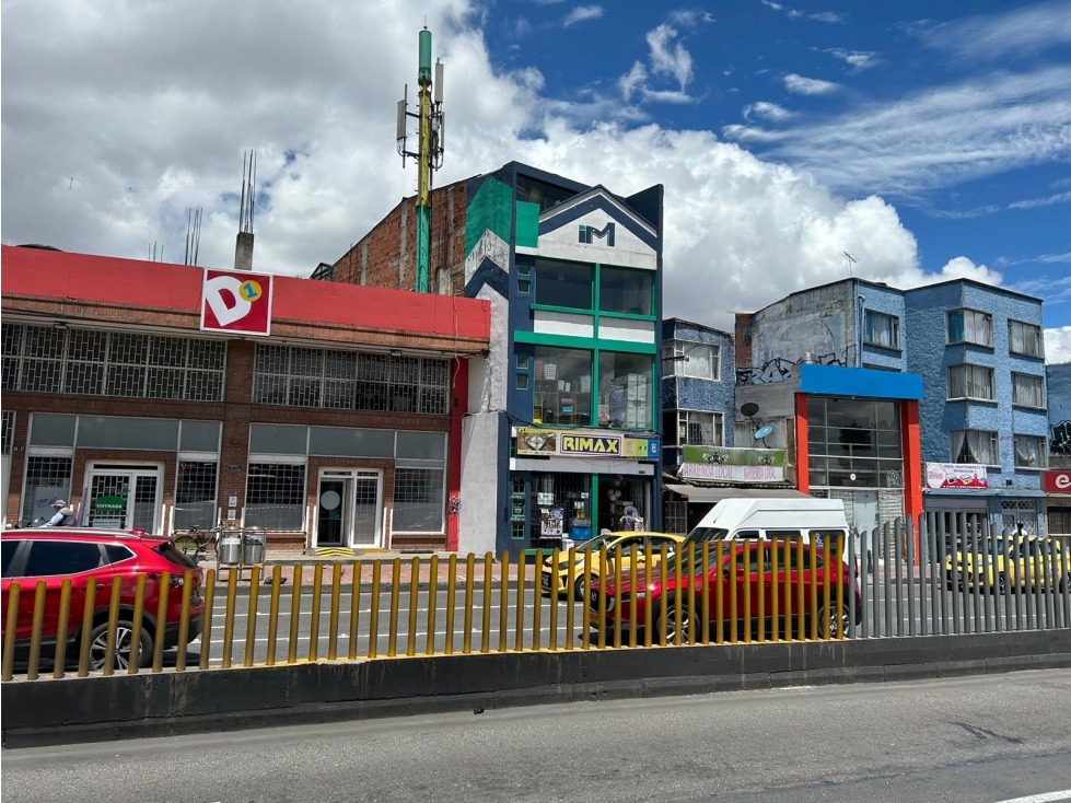 Se renta Edificio en la estación Trasmi Polo KS