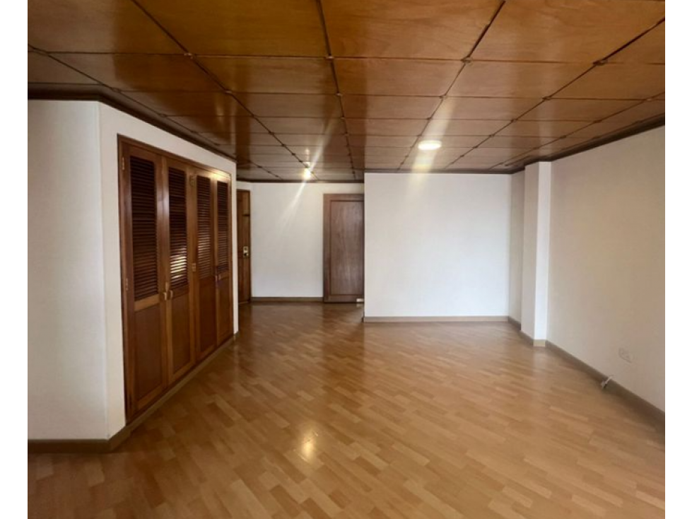 VENTA DE APARTAMENTO EL CONTADOR EF — foto 2