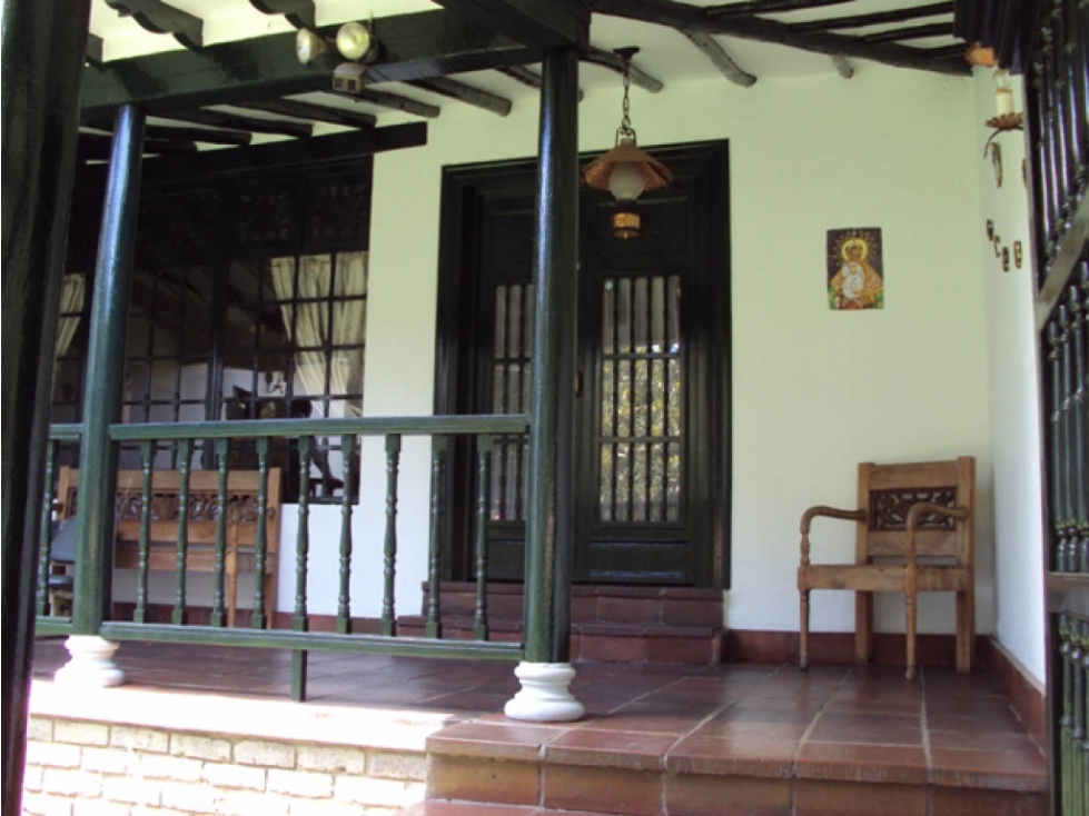 Venta Exclusiva Casa tipo Colonial Cerros de Niza WB