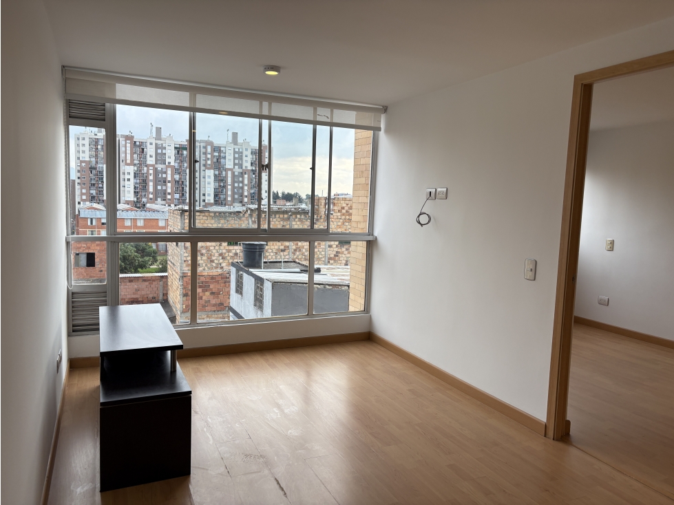 RENTA APARTA ESTUDIO EN VERBENAL PISO 6 MM