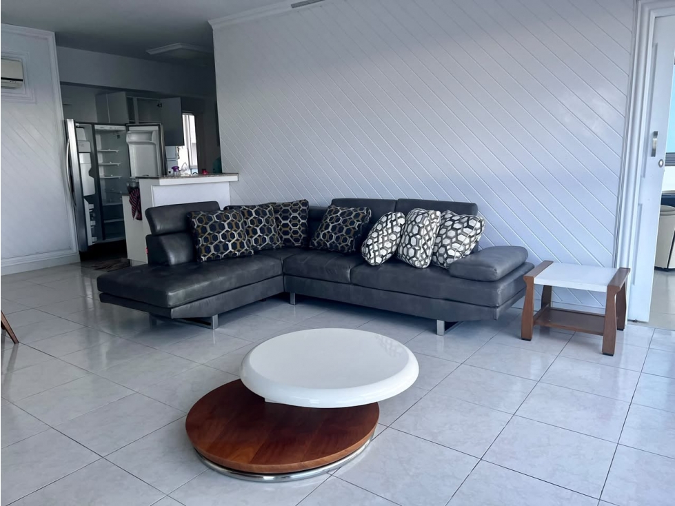 Venta en Avenida Balboa con Vista al Mar, $2,000 por m²