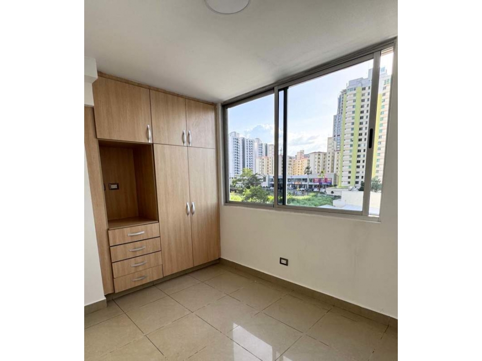 Apartamento en Venta en Dorado Lake, PH ROKAS excelentes condiciones — foto 4
