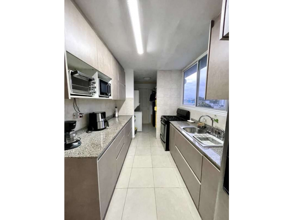 HERMOSO APARTAMENTO A PASOS DE AV. BALBOA — foto 4