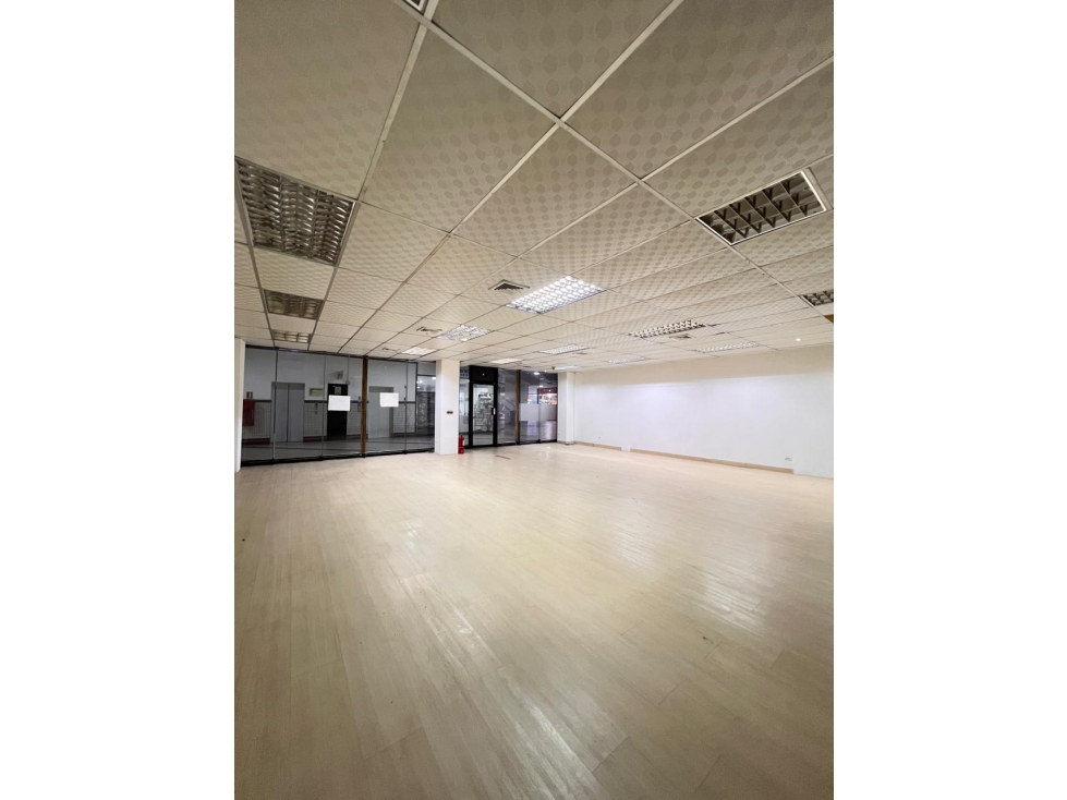 Local Comercial Listo para Ocupar en Plaza Concordia, Vía España — foto 5