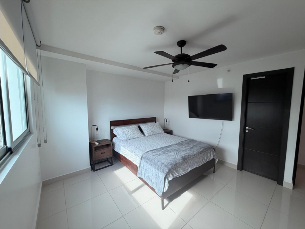 APARTAMENTO AMOBLADO EN PH MIDPARK — foto 6
