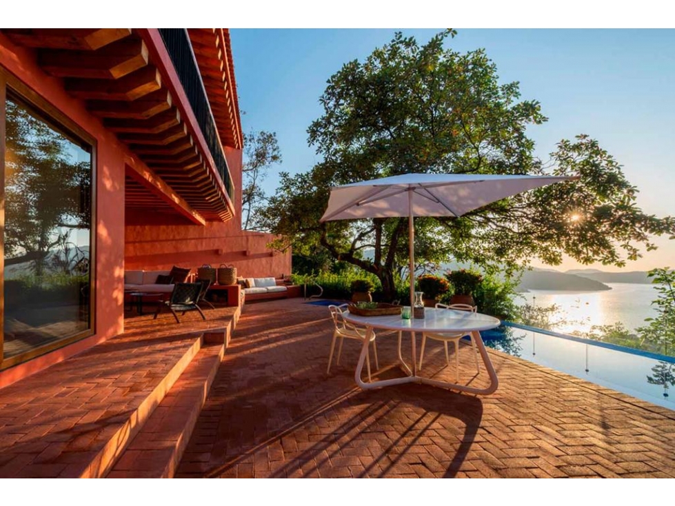 CASA COLORADA CON VISTAS AL VALLE — foto 2