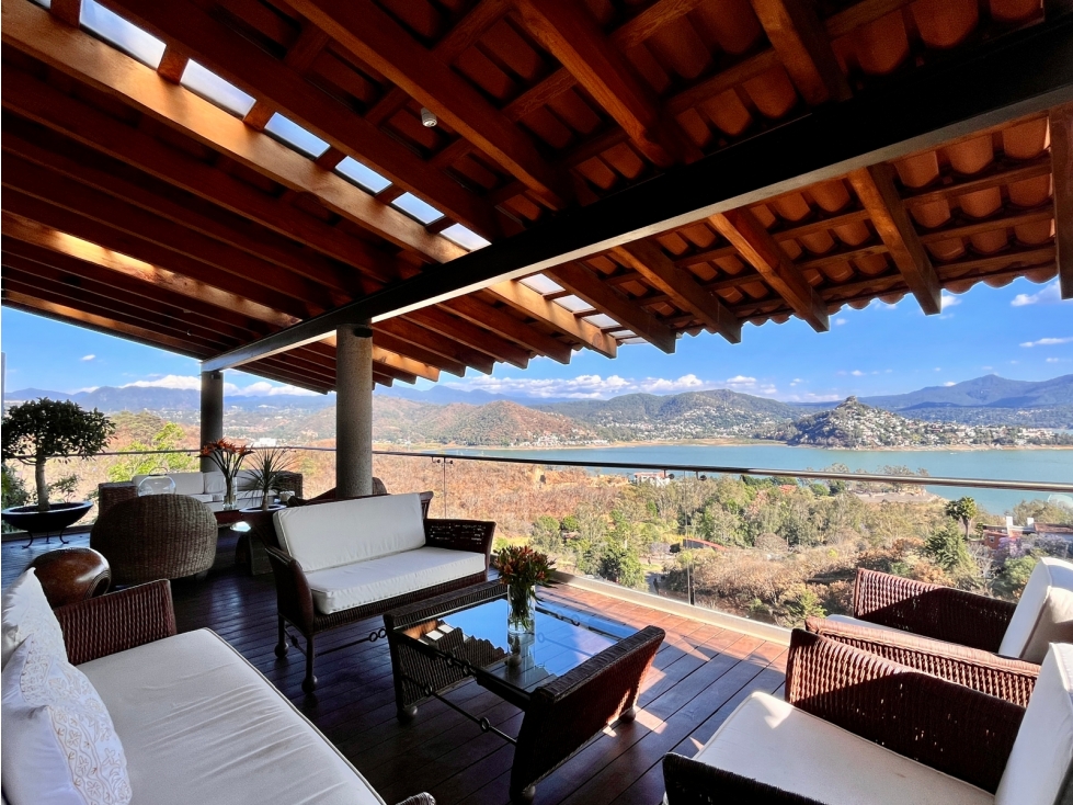 CASA CON VISTA AL LAGO, EL SANTUARIO, VALLE DE BRAVO. - 3