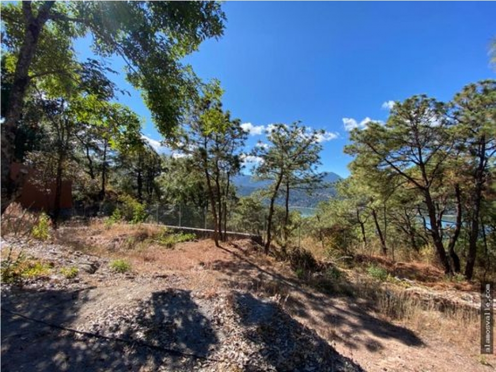 LOTE 2 EN CONDOMINIO