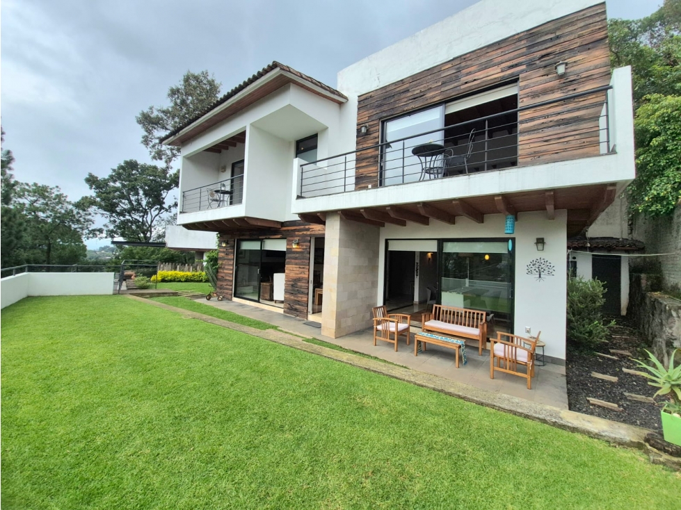 CASA CON VISTA AL BOSQUE Y PARCIAL AL LAGO / AVANDARO