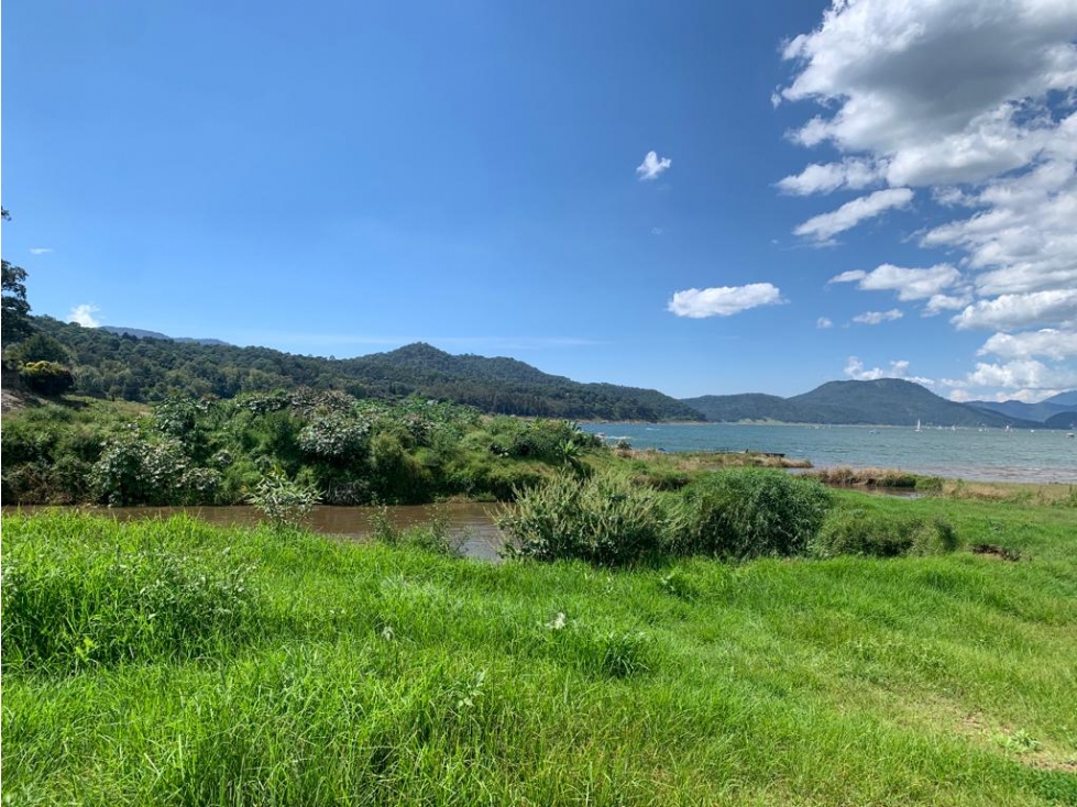 TERRENO EN AVÁNDARO EN VENTA, CON VISTA AL LAGO