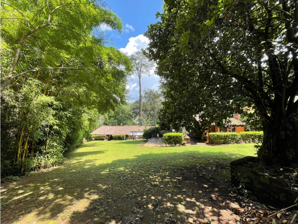 TERRENO EN VENTA CON CASA, EN AVANDARO