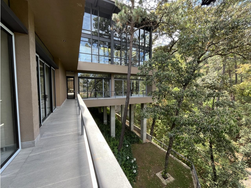CASA EN VENTA, AVANDARO, LAGO Y BOSQUE — foto 4