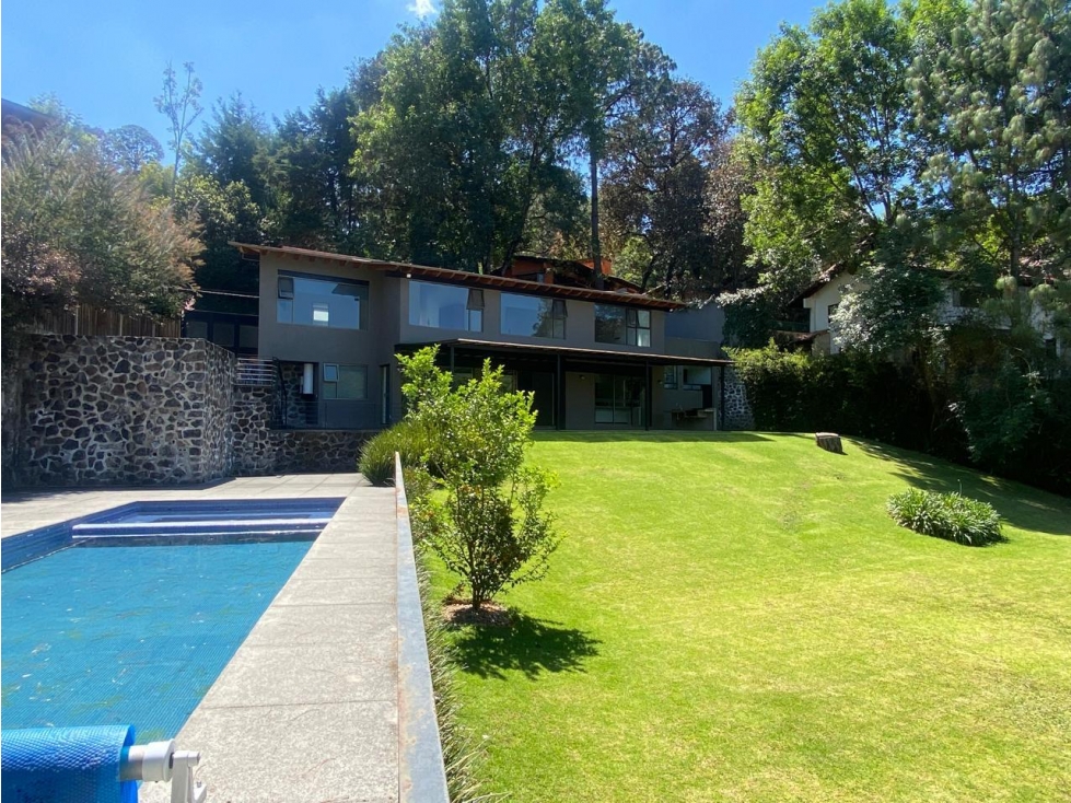 CASA EN AVANDARO CON GRAN JARDÍN