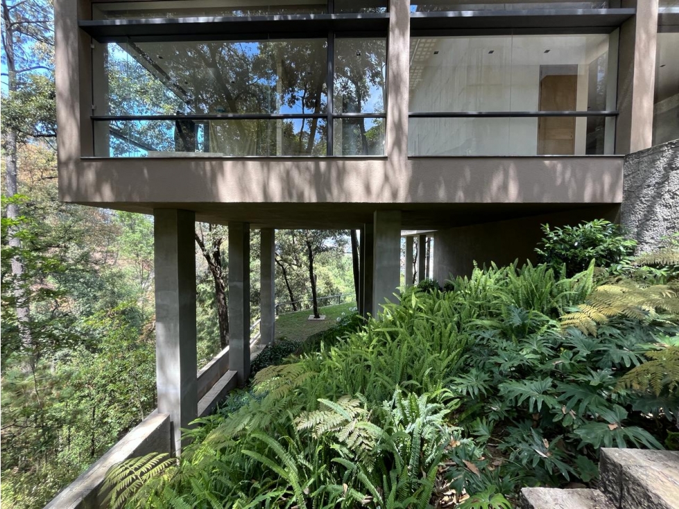 CASA EN VENTA, AVANDARO, LAGO Y BOSQUE — foto 3