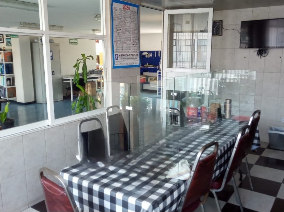 PROPIEDAD COMERCIAL CON EXCELENTE UBICACIÓN EN TOLUCA - 5