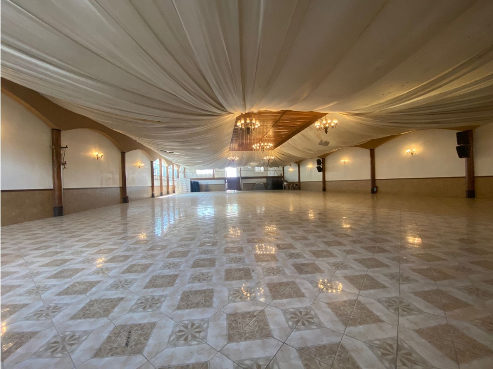 PROPIEDAD COMERCIAL EN VALLE DE BRAVO - 6