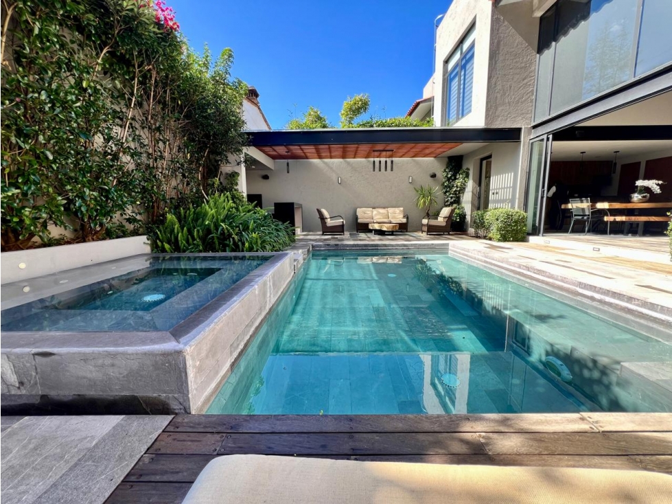 CASA EN VENTA CONDOMINIO AVANDARO CENTRO