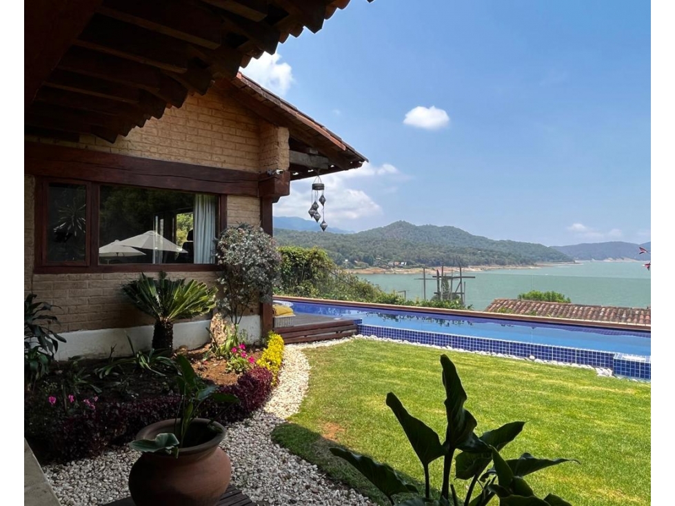 CASA EN AVANDARO CON VISTA AL LAGO — foto 3