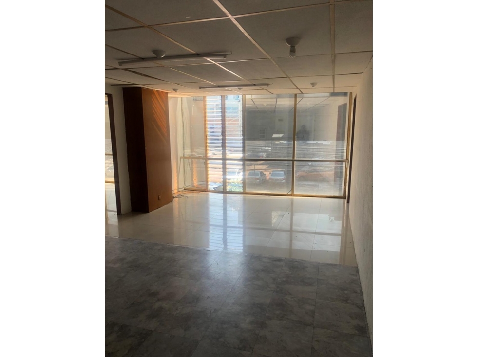 Renta de Oficina con 1 Privado y Area abierta 1 Baño Col. Hipódromo