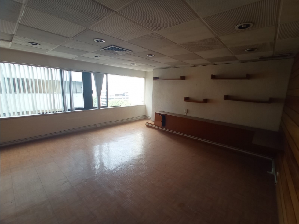 Renta de Oficina de 75 m2 con 3 Privados en la Col. Hipódromo - 2