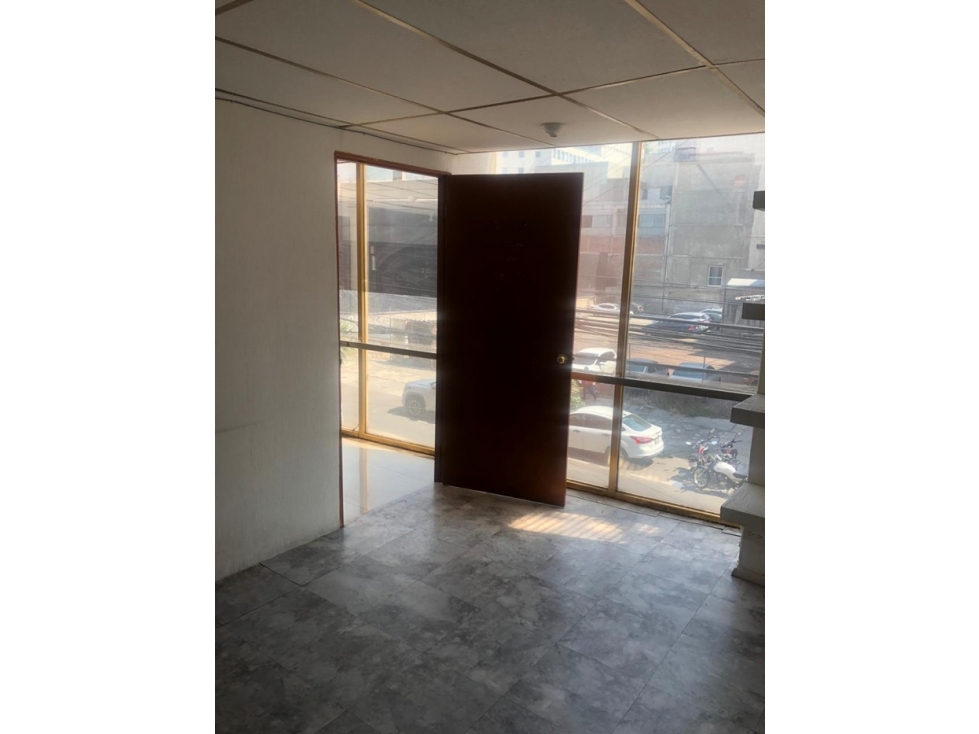 Renta de Oficina con 1 Privado y Area abierta 1 Baño Col. Hipódromo — foto 6