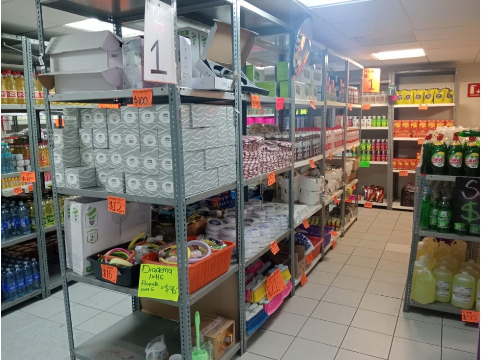 Renta de Excelente Local de 350 m2 Área Abierta Col. Centro - 2