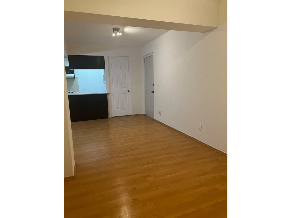Venta de Excelente Depto. 2 Rec 1 Baño 1 Auto Col. Carola - 2