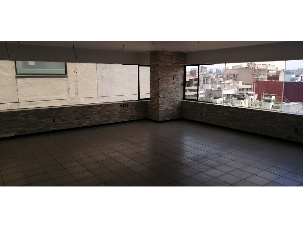 Renta de piso oficinas de 300 m2 y privados en piso 8 Col. Hipódromo