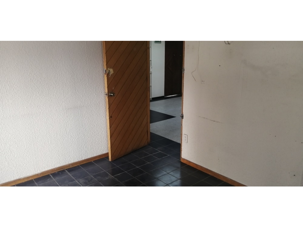 Renta de oficina 60 m2 con 3 Privados y recepción Col. Hipódromo - 3