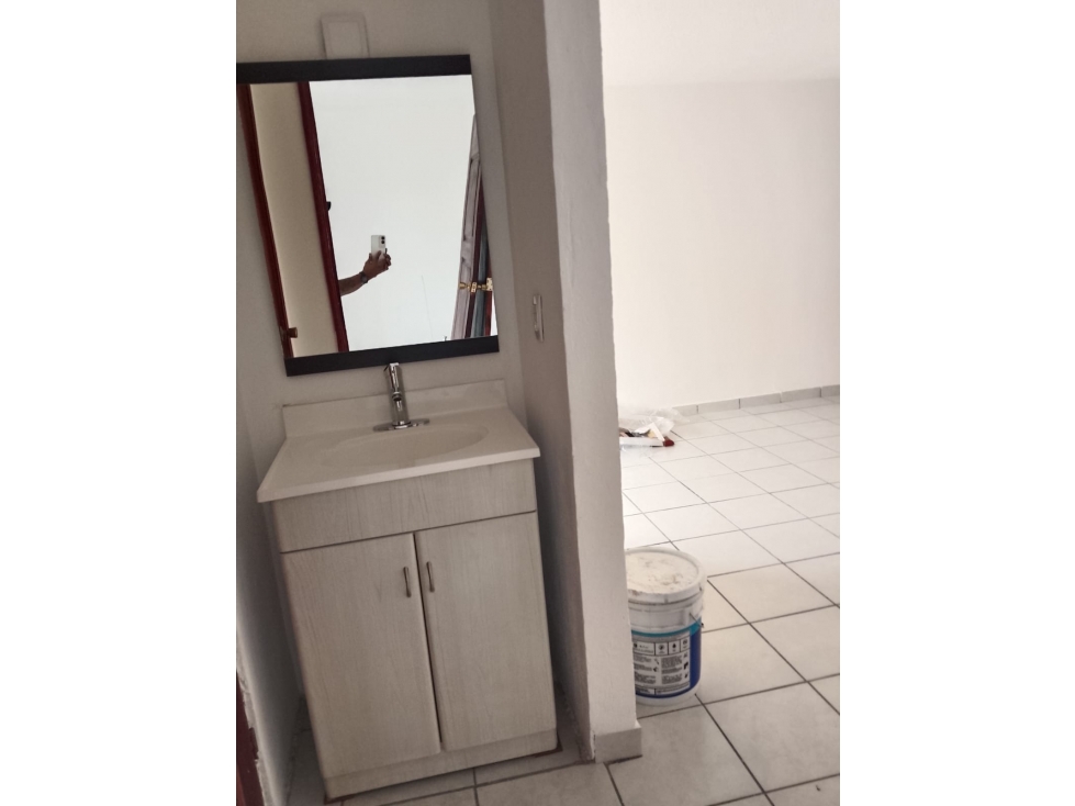 Renta de excelente Depto. con 2 Rec., 1 Baño, 1 Auto, Lomas Estrella — foto 5
