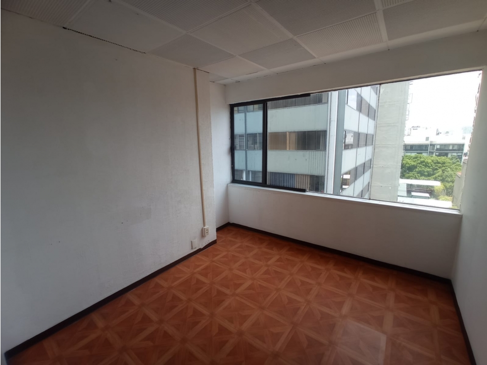 Renta de Oficina de 75 m2 con 4 Privados en la Col. Hipódromo - 2