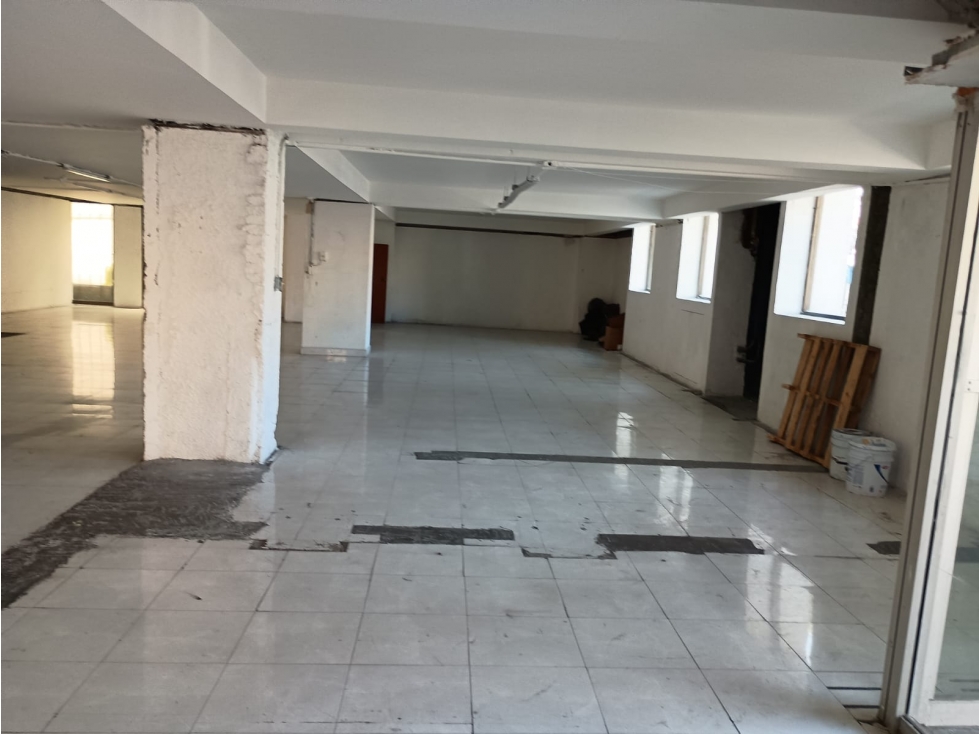 Renta local comercial a Pie de Calle en San Ángel Sobre Av. Revolución - 5