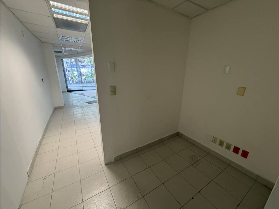 Renta de Excelente Local Comercial de 360 m2, Col. Hipodromo - 5