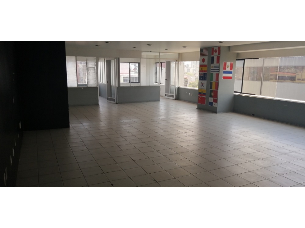 Renta de piso de Oficinas de 300 m2, con 4 Privados y área Abierta - 1