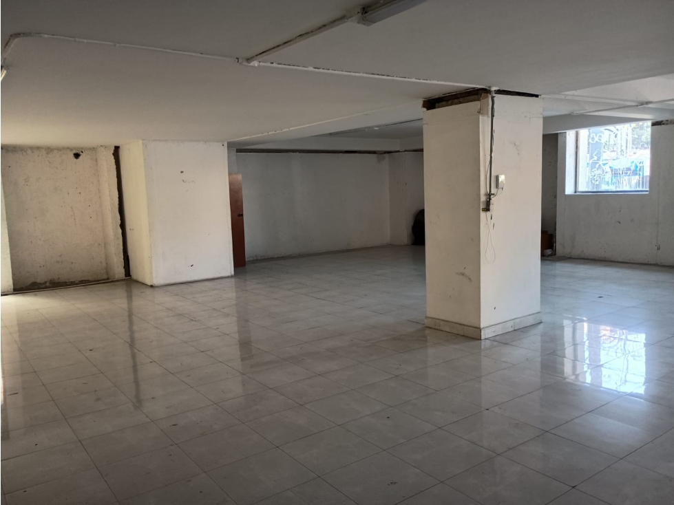 Renta local comercial a Pie de Calle en San Ángel Sobre Av. Revolución - 6