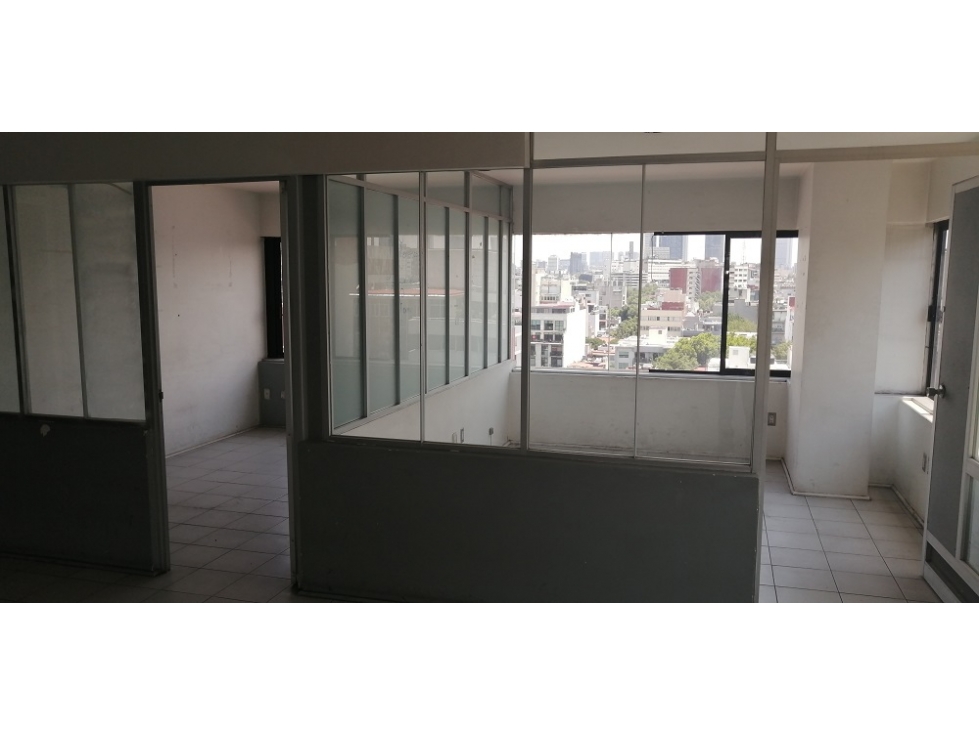 Renta de piso de Oficinas de 300 m2, con 4 Privados y área Abierta - 4