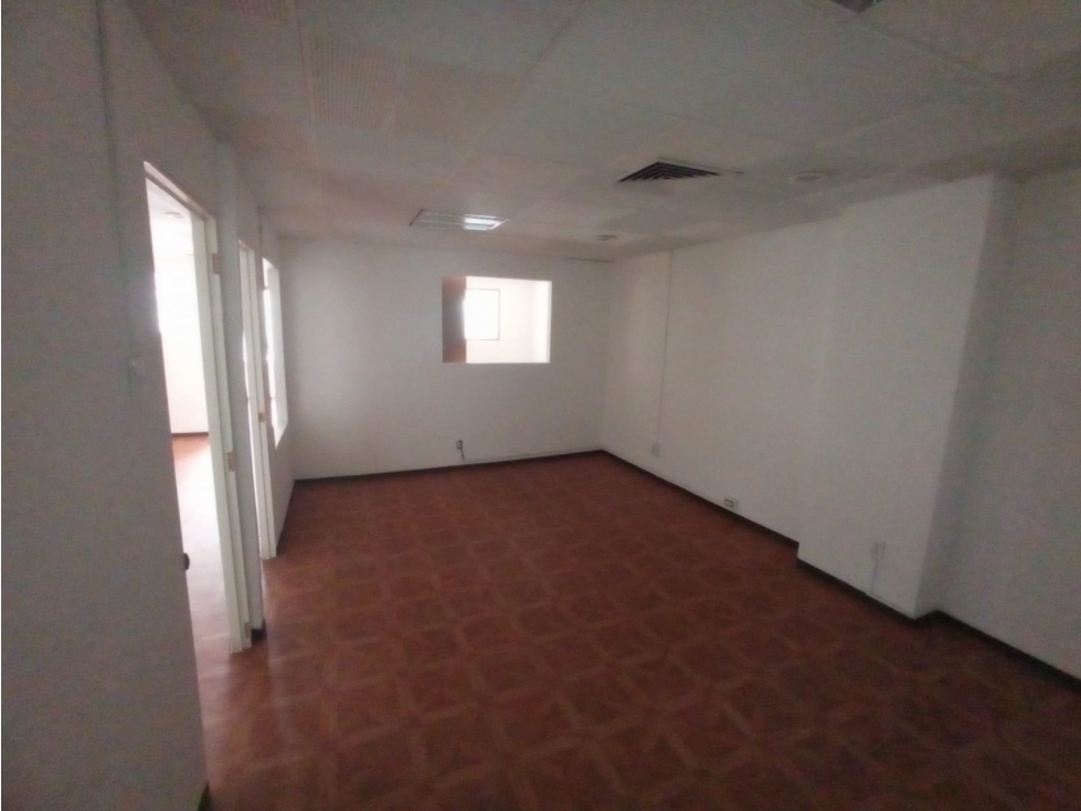 Renta de Oficina de 75 m2 con 4 Privados en la Col. Hipódromo - 3