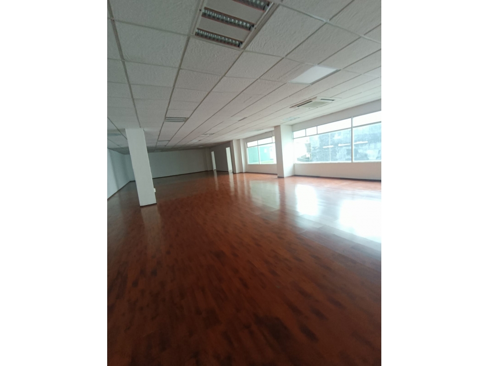 Renta de Excelentes Oficinas 210 m2 con 3 Privados Col. Juarez