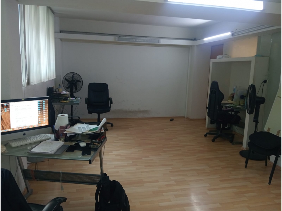 Renta de Excelente Oficina de 100 m2 3 Priv. Medio Baño Col. Condesa