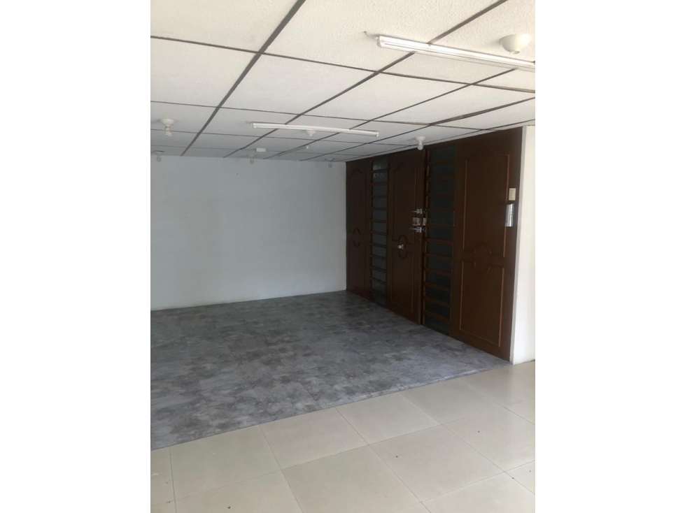 Renta de Oficina con 1 Privado y Area abierta 1 Baño Col. Hipódromo — foto 2