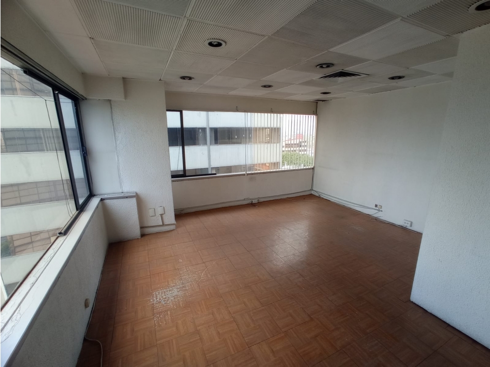 Renta de Oficina de 75 m2 con 3 Privados en la Col. Hipódromo - 1